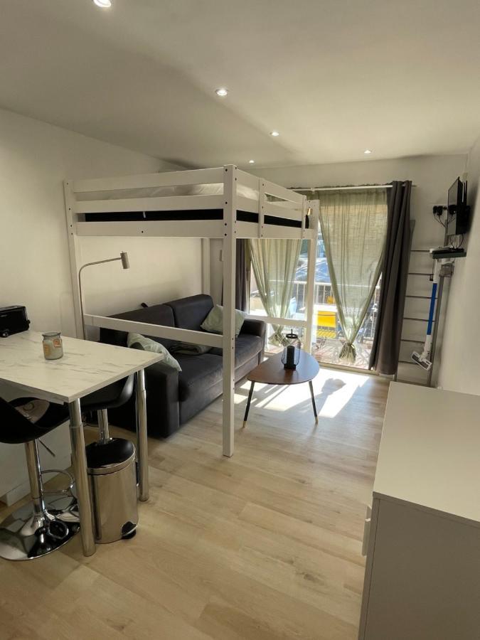 Studio Climatise Piscine Et Proche Plage Sanary-sur-Mer Eksteriør billede